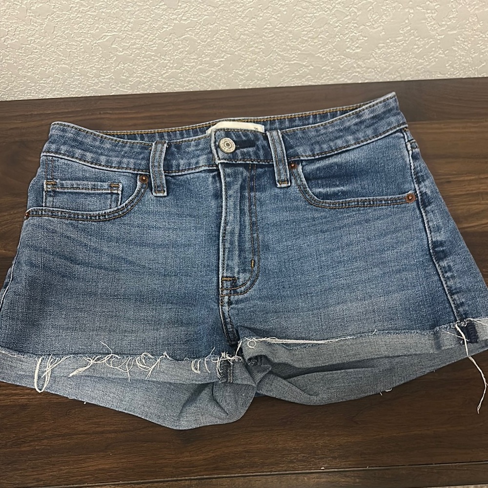 Like new A&F mid rise shorts